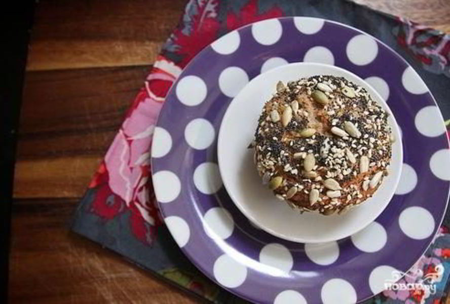 Банановые маффины с финиками и семечками