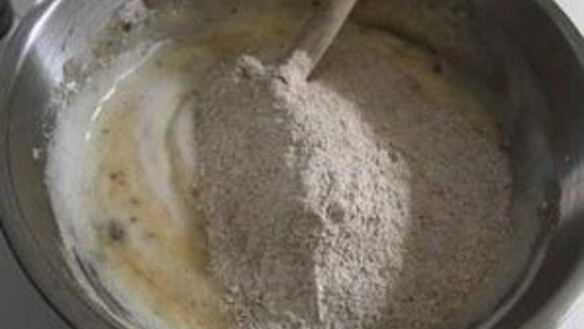 ШАГ 6. банановые маффины с финиками и семечками