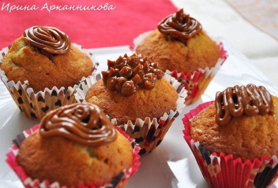 Банановые маффины с вареной сгущенкой