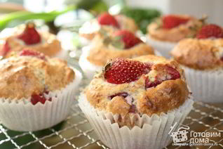 Клубнично-кокосовые маффины