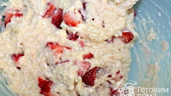 ШАГ 4. клубнично-кокосовые маффины