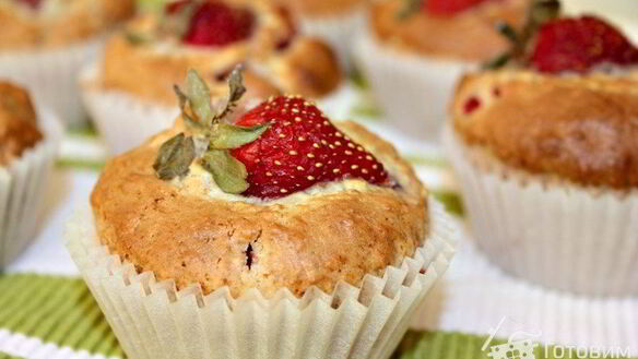 ШАГ 6. клубнично-кокосовые маффины