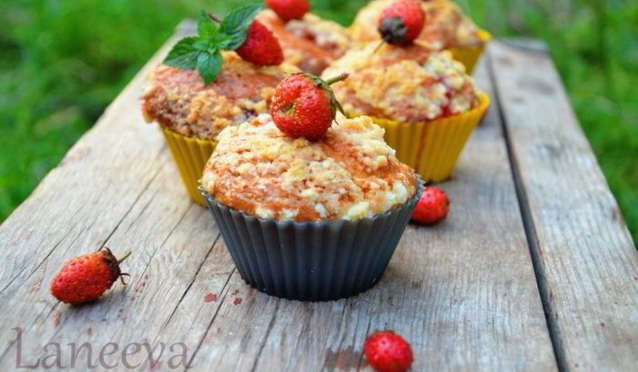 Рецепт клубничные маффины с овсяными хлопьями и имбирем