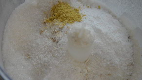 ШАГ 2. клубничные маффины с овсяными хлопьями и имбирем