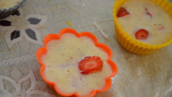 ШАГ 6. клубничные маффины с овсяными хлопьями и имбирем