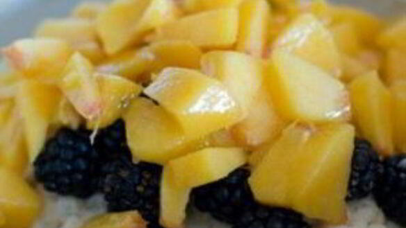 ШАГ 6. лавандовые маффины с ежевикой и персиками