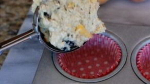 ШАГ 8. лавандовые маффины с ежевикой и персиками