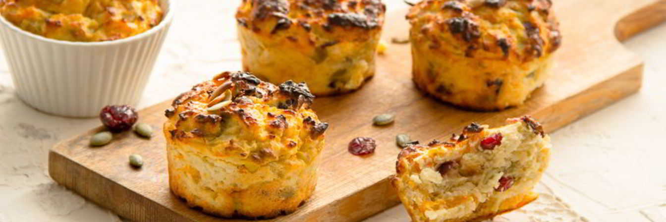 Маффины из киноа и кураги с сушеной клюквой