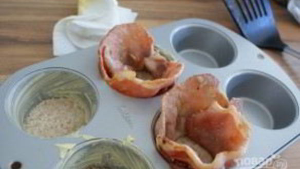 ШАГ 4. маффины с беконом и яйцом