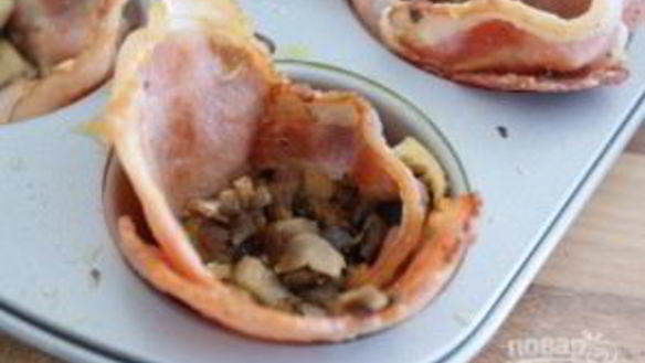 ШАГ 5. маффины с беконом и яйцом