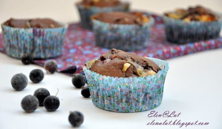 Рецепт маффины с черной смородиной и белым шоколадом