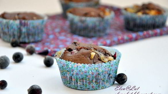 ШАГ 5. маффины с черной смородиной и белым шоколадом