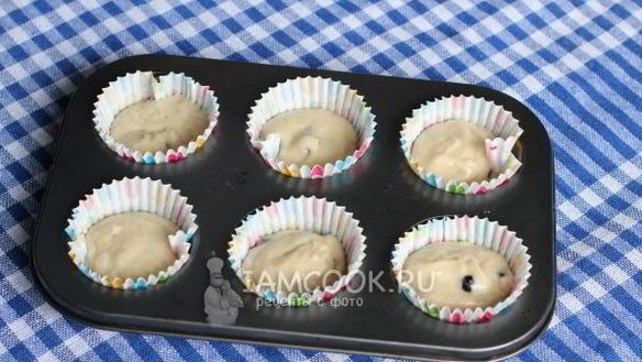 ШАГ 7. маффины с черной смородиной