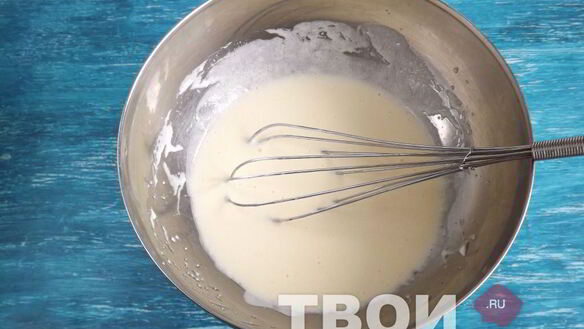 ШАГ 2. маффины с изюмом