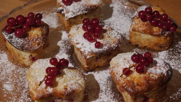 ШАГ 9. маффины с красной смородиной