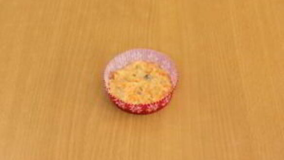 ШАГ 9. маффины с курагой, фундуком и морковью