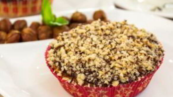 ШАГ 10. маффины с курагой, фундуком и морковью