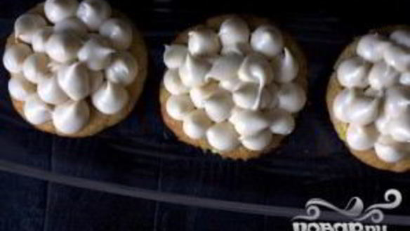 ШАГ 4. маффины с персиками и сливочной глазурью