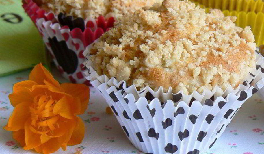 Рецепт маффины с ревенем и штрейзелем