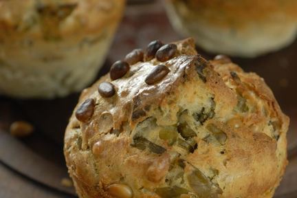 Маффины с щавелем и кедровыми орешками