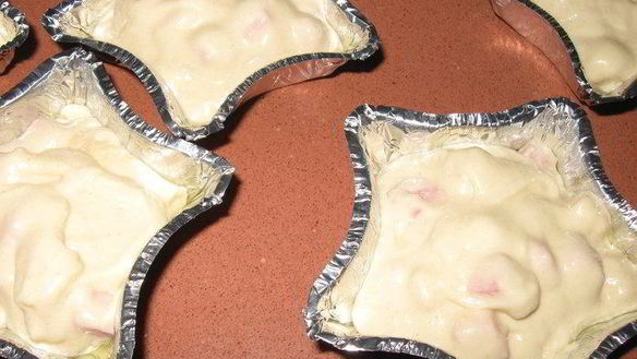 ШАГ 5. маффины с сыром и ветчиной