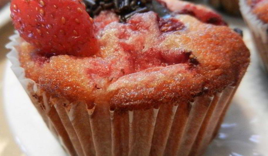 Рецепт маффины с ягодами и орехами