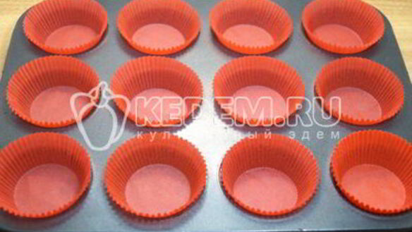 ШАГ 9. маффины с ягодой