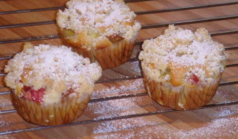 Рецепт маффины со штрейзелем и ревенем