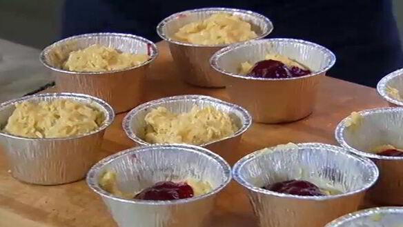 ШАГ 7. малиновые маффины