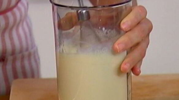 ШАГ 5. миндальные маффины с малиновым кремом