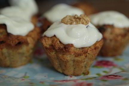 Морковные маффины с грецкими орехами