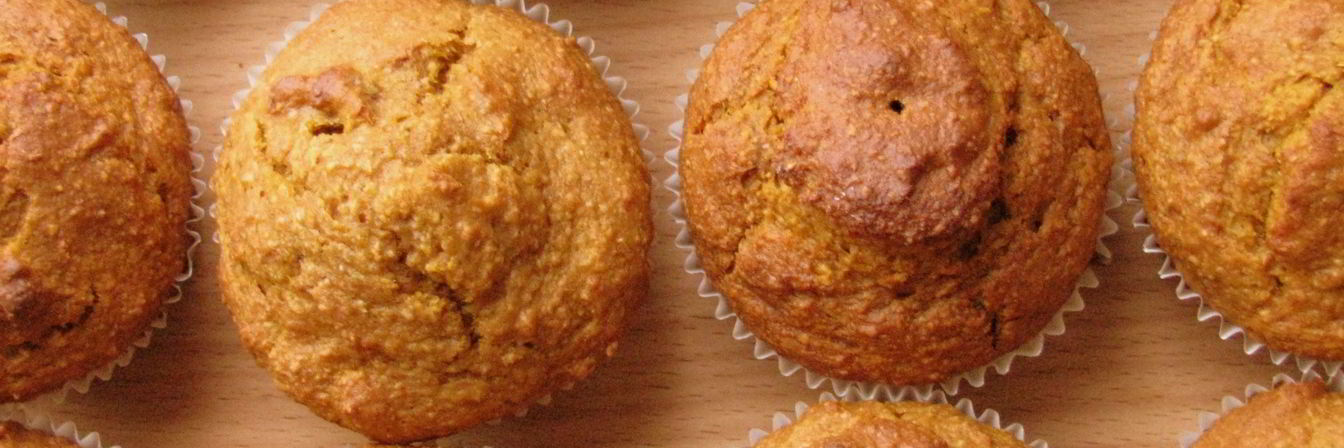 Овсяные маффины с тыквой, орехами и пряностями