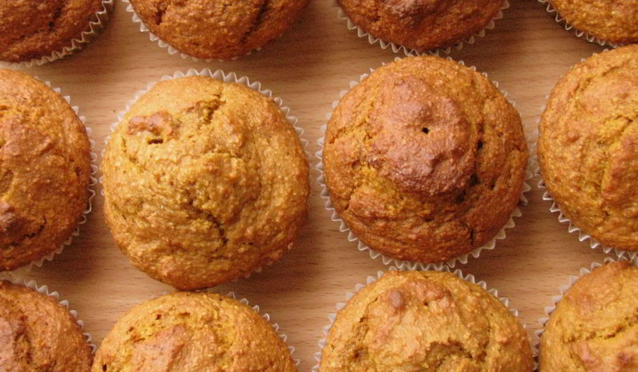 Рецепт овсяные маффины с тыквой, орехами и пряностями