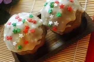 Шоколадные маффины с лимонной глазурью