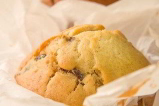 Сладкие маффины с цукини и грецкими орехами