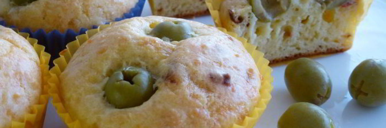 Сырные маффины с паприкой и оливками