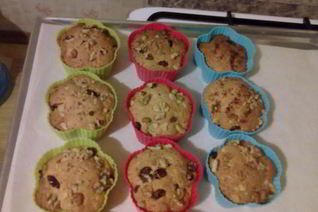 Творожные маффины с изюмом и грецким орехом