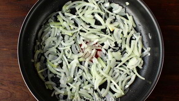 ШАГ 4. закусочные маффины с лисичками