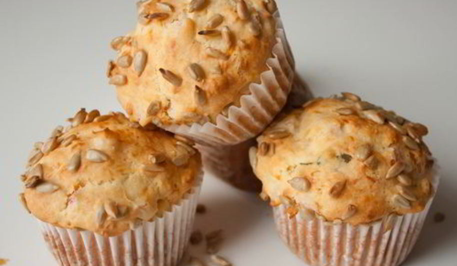 Рецепт закусочные маффины с ветчиной и сыром