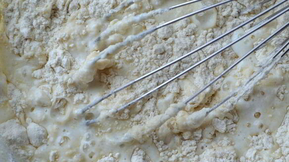 ШАГ 2. фруктовые оладьи с томлеными грушами