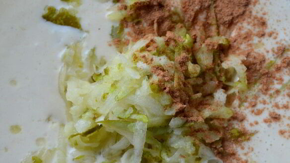 ШАГ 3. фруктовые оладьи с томлеными грушами