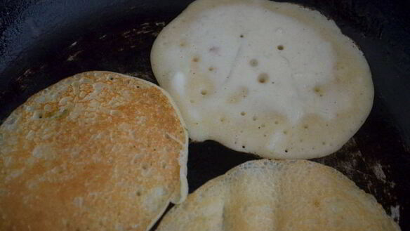 ШАГ 4. фруктовые оладьи с томлеными грушами