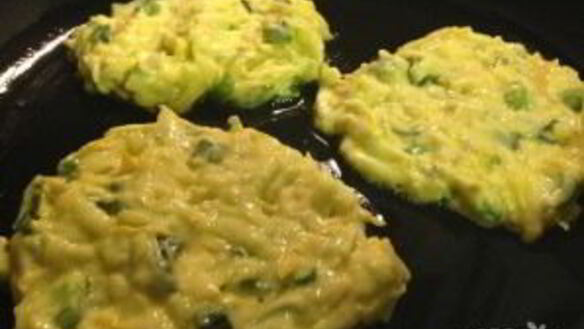 ШАГ 4. кабачковые оладьи минутка