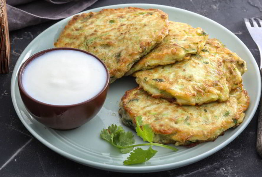 Кабачковые оладьи с чесноком