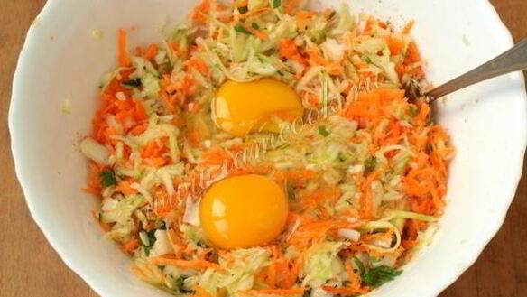 ШАГ 5. кабачковые оладьи с морковью