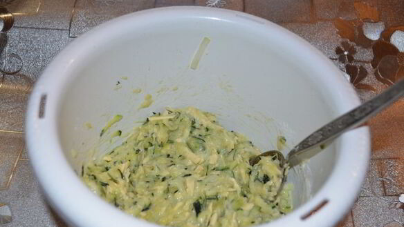 ШАГ 5. кабачковые оладьи с сыром