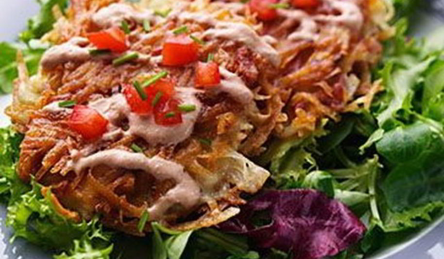 Рецепт картофельные оладьи с чесноком и беконом
