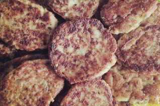 Хлебные апулийские оладьи с каперсами и сельдереем