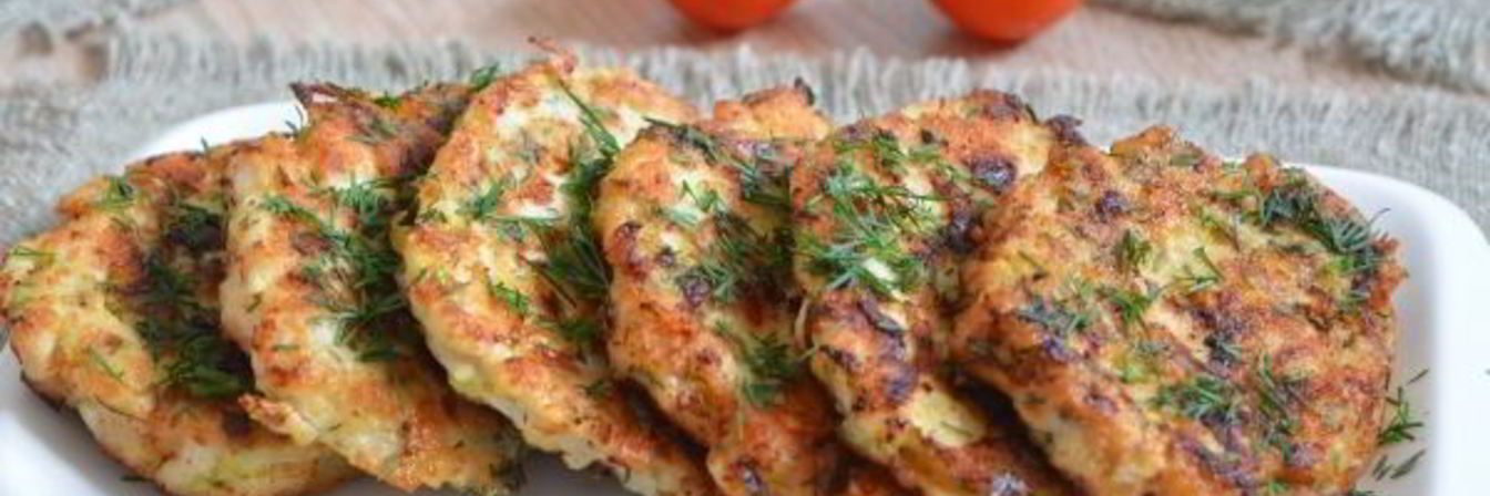 Куриные оладьи с кабачком и сыром