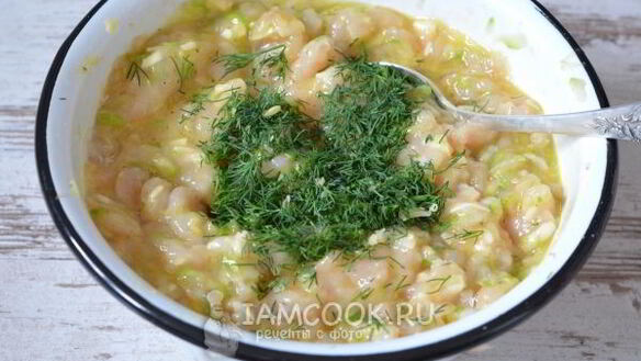 ШАГ 7. куриные оладьи с кабачком и сыром